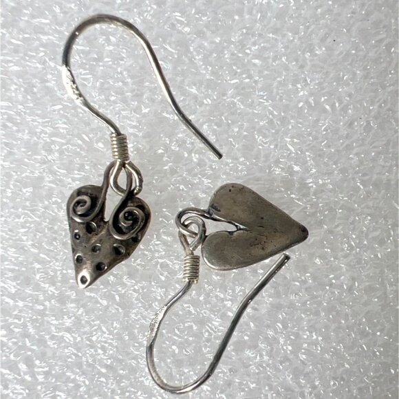 925 Sterling Silver Drop Dangle Earrings Strawberry Heart Shaped Swirl Dainty - Picture 3 of 10